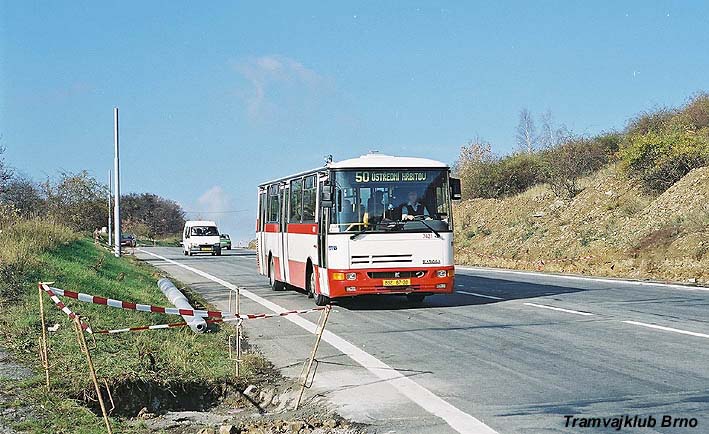 bus50_v.jpg